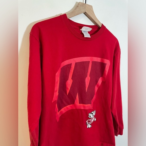 ADIDAS Wisconsin Badgers Red Long Sleeve Tshirt Bucky Size Large - Picture 2 of 9